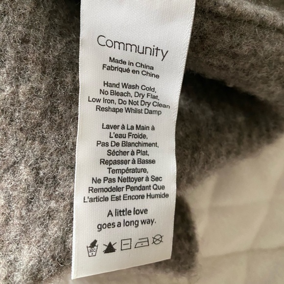 Aritzia sleeveless turtleneck sweater - Picture 4 of 6